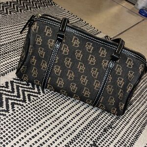 Dooney and Bourke handbag - hardly used